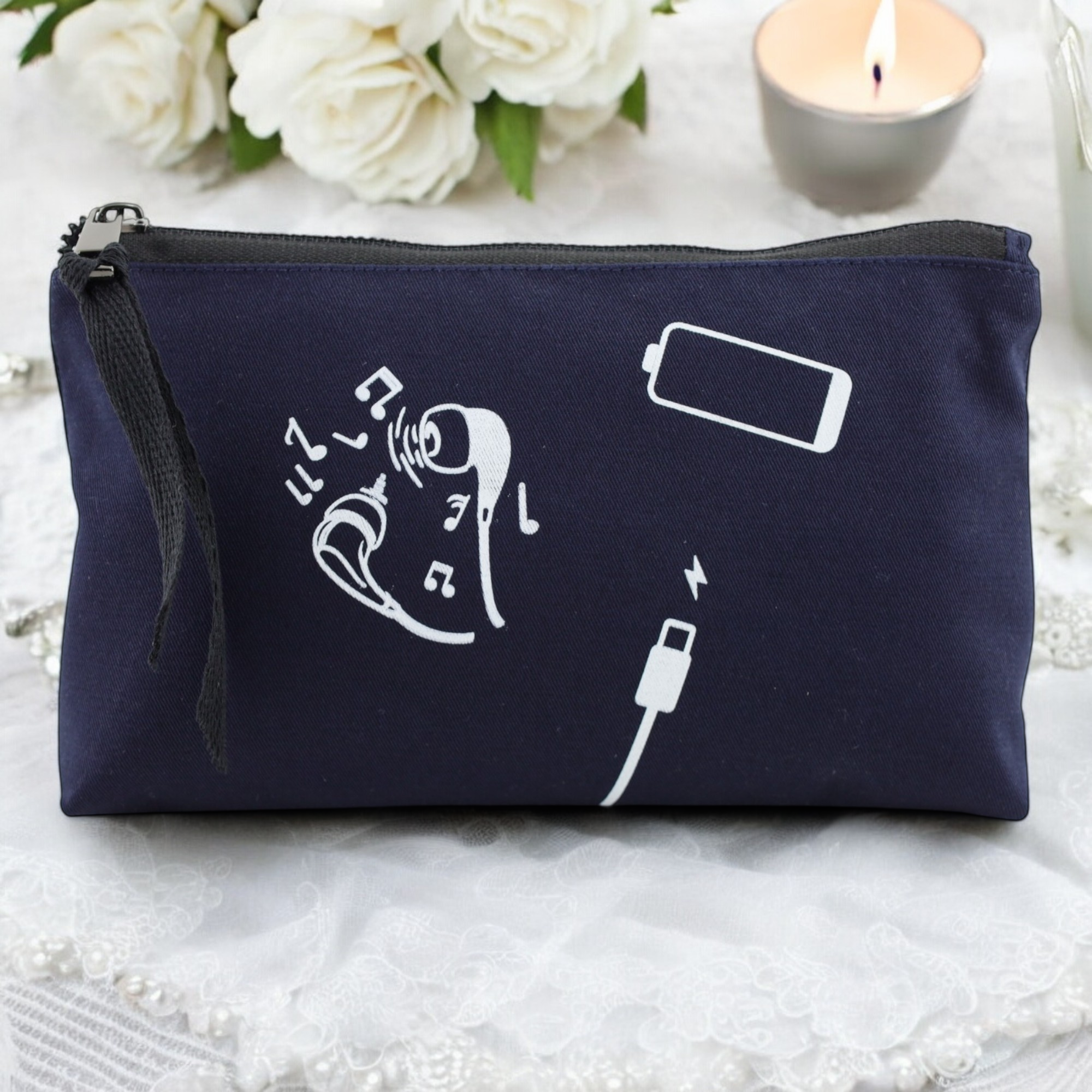 Pochette small bleu marine pour chargeurs et écouteurs Moonlac