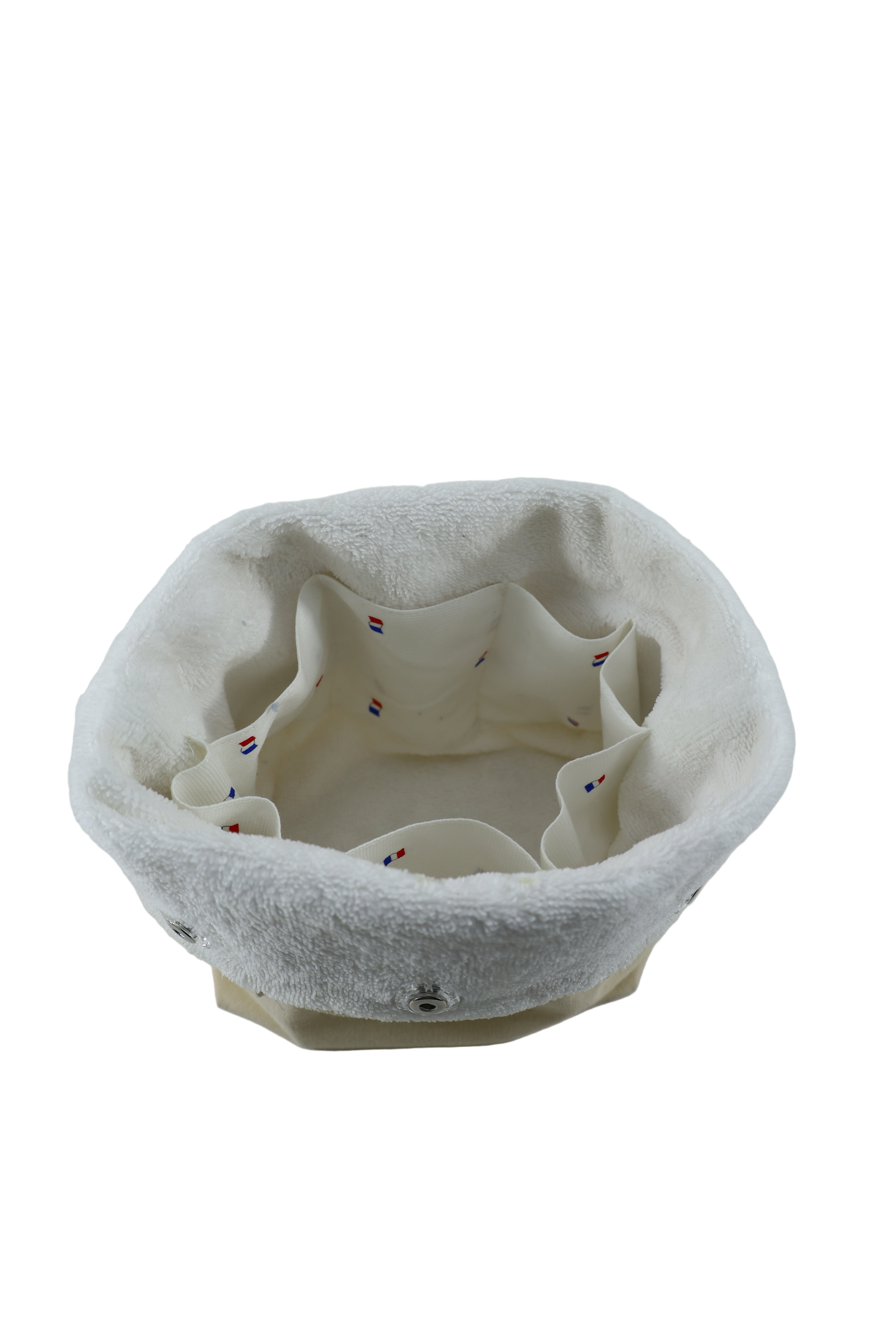 Intérieur de la trousse de toilette intelligente où vos affaires restent bien droites Moonlac