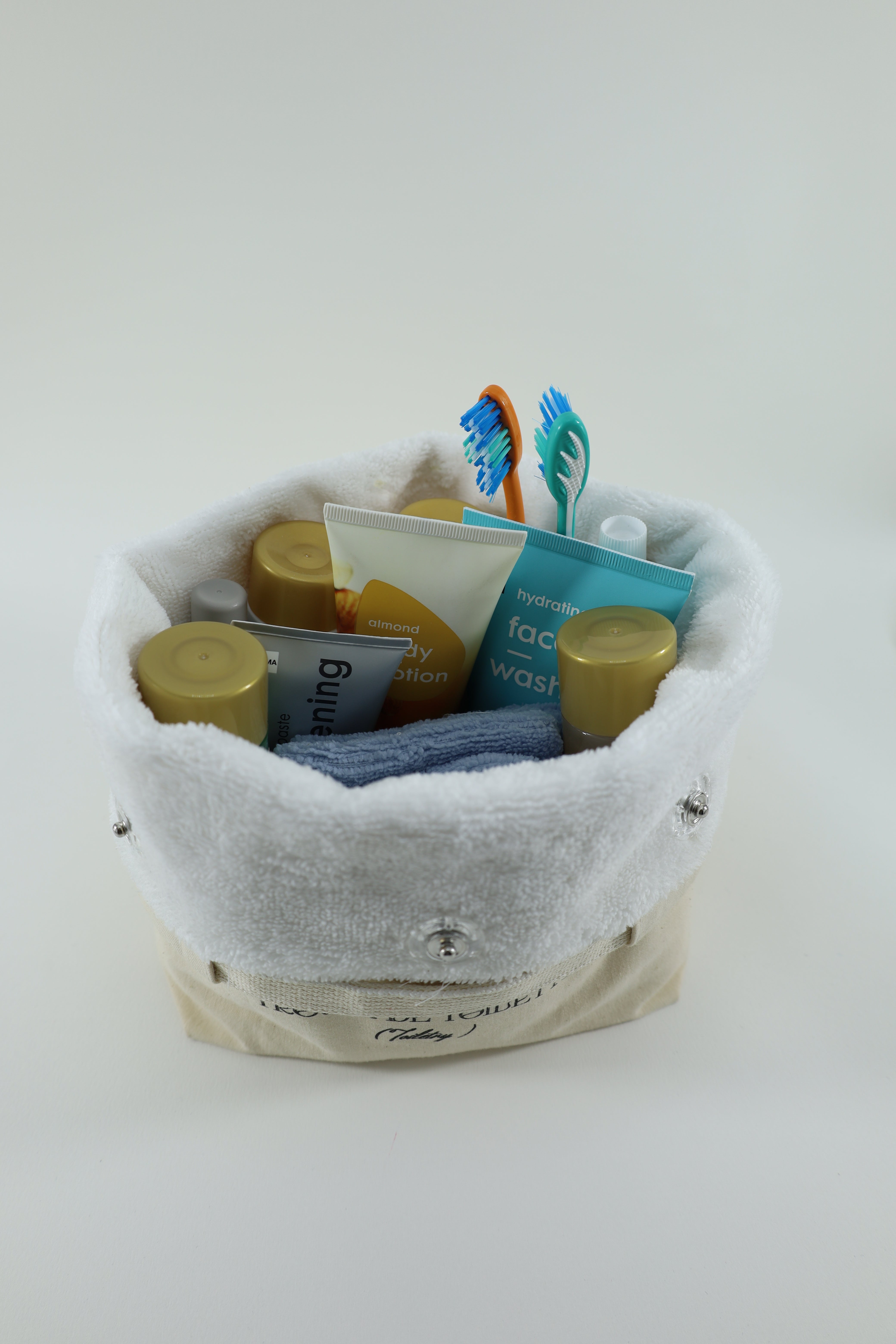 Trousse de toilette intelligente avec vos affiares bien droites, rien est mélangé avec Moonlac