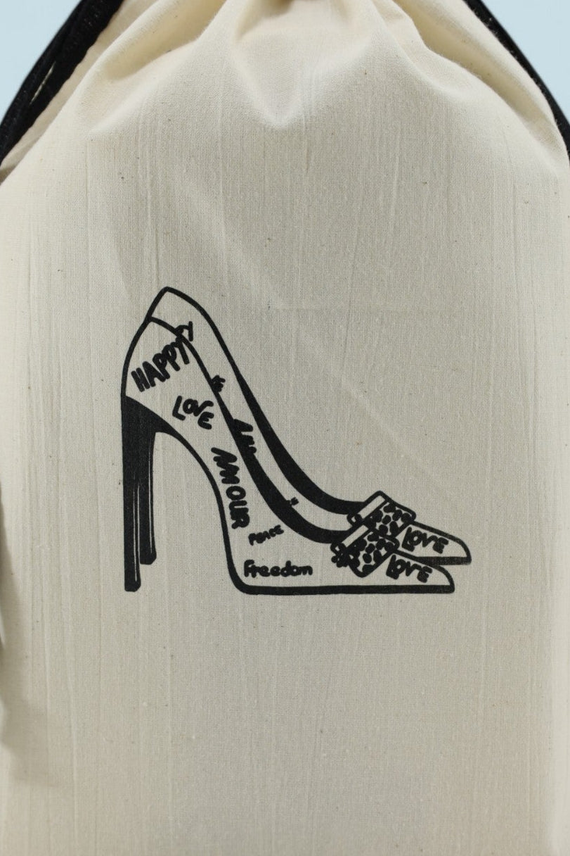 Sac à chaussures écru LOVE pour escarpins classiques – Moonlac - organisateur de valise cabine