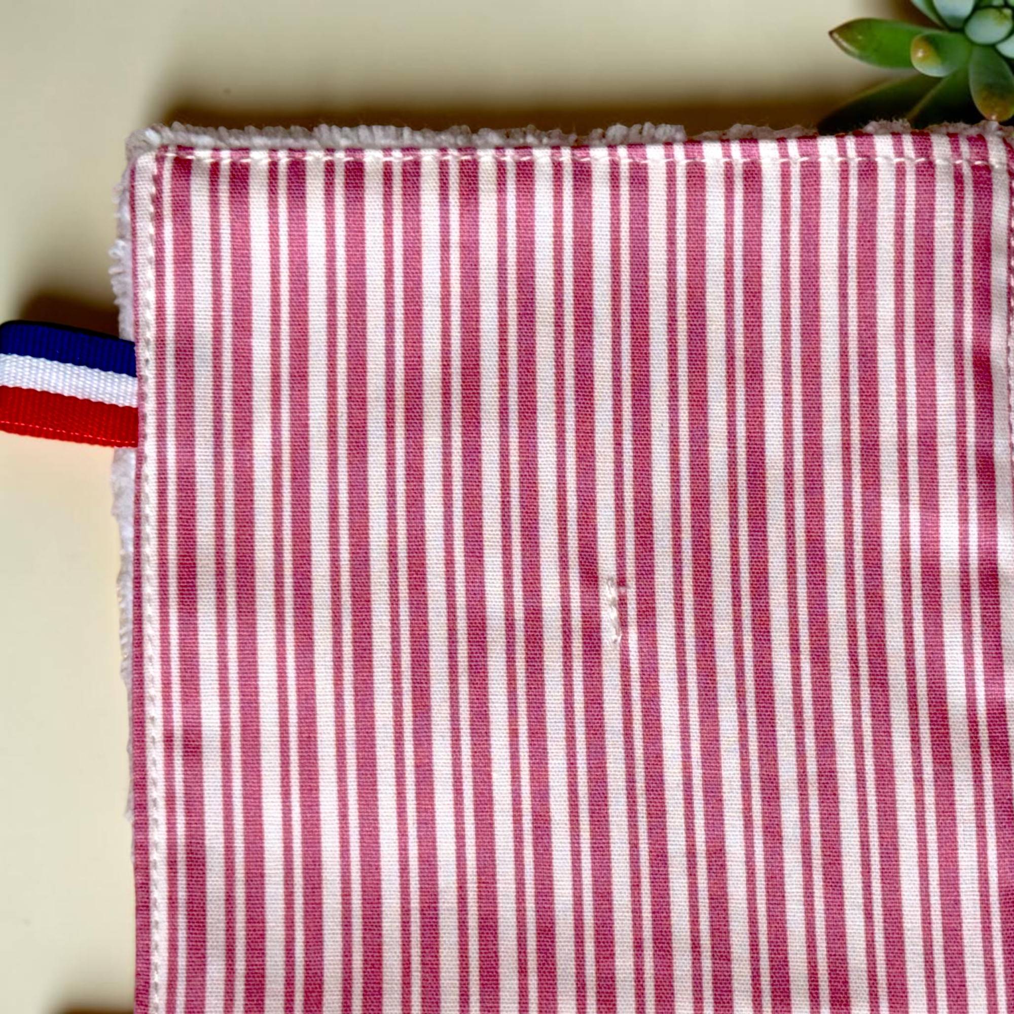 bandeau turban femme pour les soins et le demaquillage en bambou et coton rayé blanc et rose Moonlac